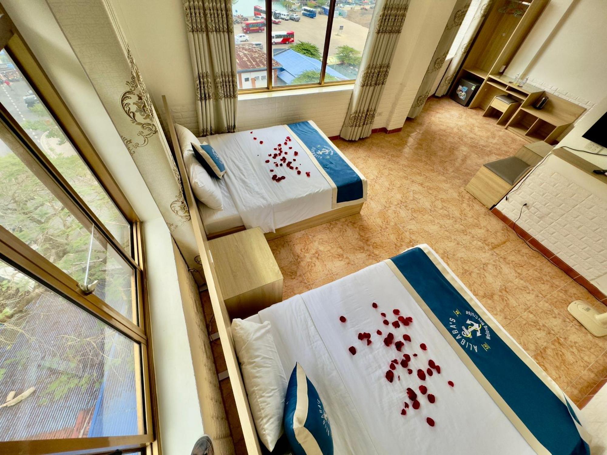 Cat Ba Plaza Hotel Dong Khe Sau Exteriör bild