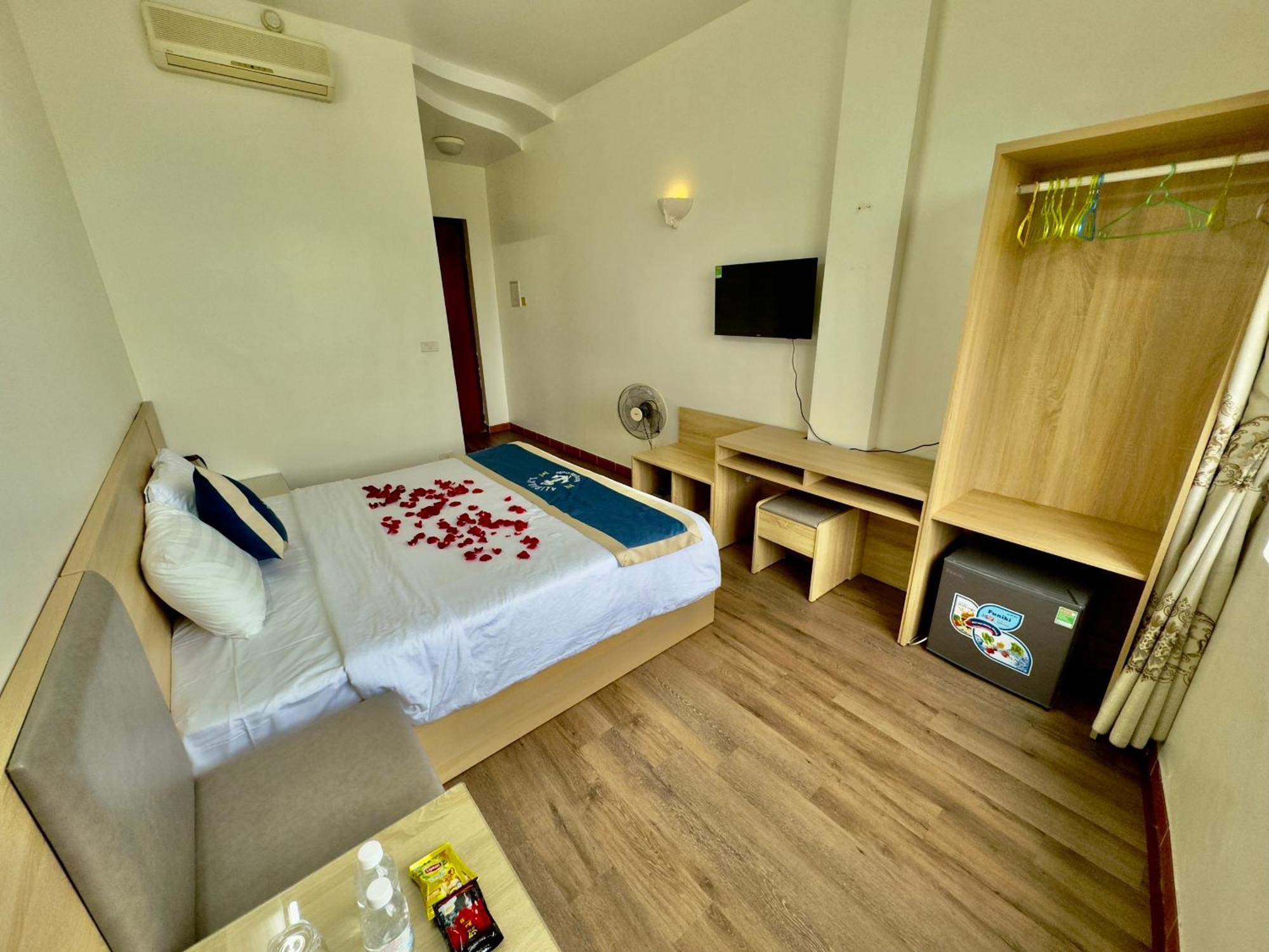 Cat Ba Plaza Hotel Dong Khe Sau Exteriör bild