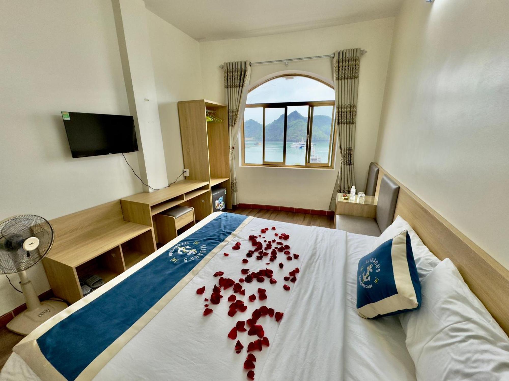 Cat Ba Plaza Hotel Dong Khe Sau Exteriör bild