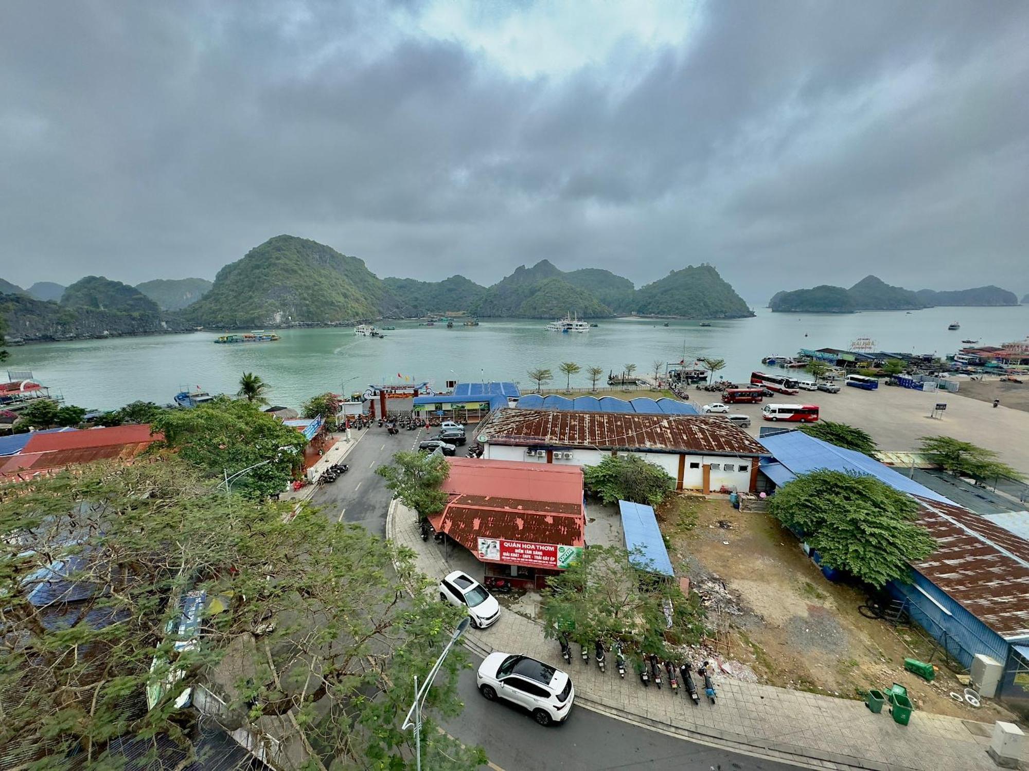 Cat Ba Plaza Hotel Dong Khe Sau Exteriör bild