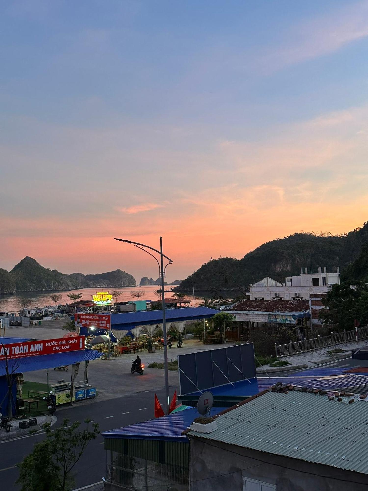 Cat Ba Plaza Hotel Dong Khe Sau Exteriör bild
